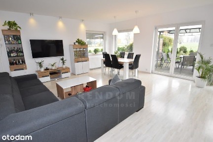 Dom z garażem i fotowoltaiką - Narok