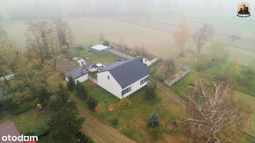 Wyjątkowy dom po generalnym remoncie w Zabłociu. Na działce 0,78 Ha