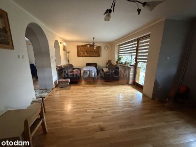 Dom z ogrodem i garażem w Bożkowie.