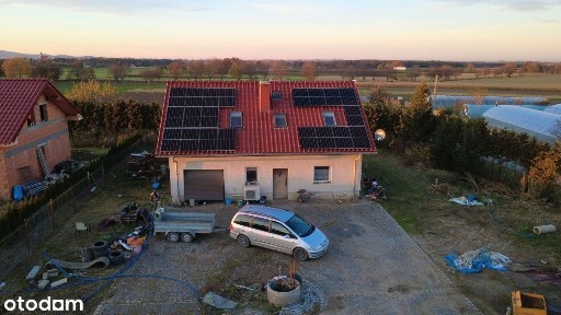 Górka Sobocka - atrakcyjny dom z pompą ciepła, garaż, panele