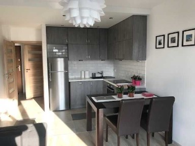 B. Ładne mieszkanie +garaż od zaraz przy stacji WAWER, 42 metry.