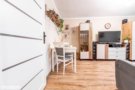 Małe, tanie na 1 piętrze