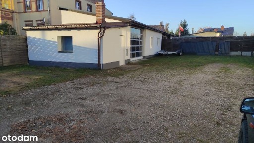 Duży dom z budynkiem gospodarczym w centrum Dobiegniewa