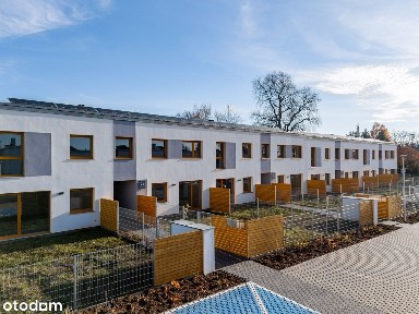 Za Małe Mieszkanie, Za Drogi Dom? Dwupoziomowy Szeregowiec z Ogrodem