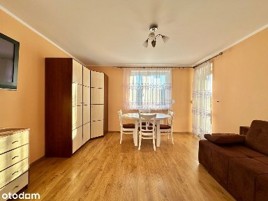 Przestronne, dwustronne z dużym balkonem