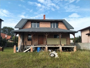 Dom w stanie surowym w Tomaszowie Mazowieckim