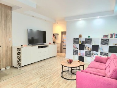 Sprzedam mieszkanie 3 pokojowe osiedle Przylesie dwa miejsca garażowe