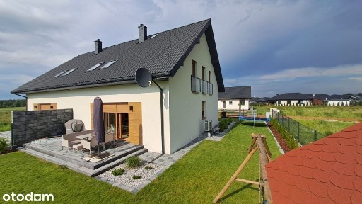 REZERWACJA! 5 pokojowy dom z garażem, gotowy do zamieszkania.