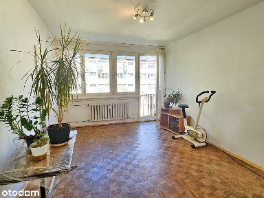 Mieszkanie z balkonem i dużym ustawnym pokojem. Cena do negocjacji!