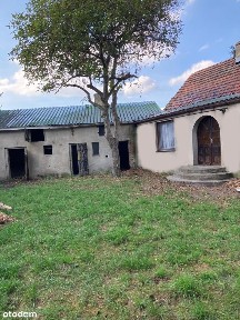 Dom mieszkalny i budynki gospodarcze