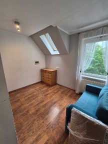 Do wynajęcia mieszkanie piętrowe - 4 pokoje, 2 łazienki - centrum JG