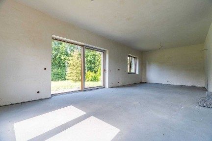 Dom w spokojnej okolicy. Polecam bez pośredników!