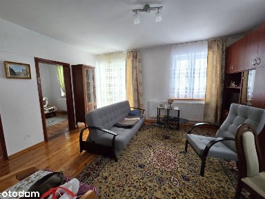 Mały, funkcjonalny dom z 6 arową działką.