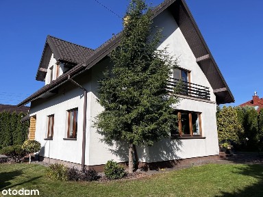 Przestronny dom z garażem i ogrodem