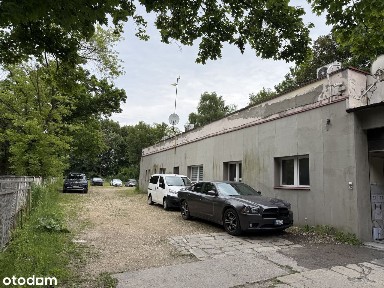 Hostel w oddzielnym domu z 4 sypialniami i parkingiem