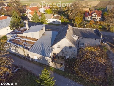 Budynek mieszkalno - komercyjny, Kucharzowice.
