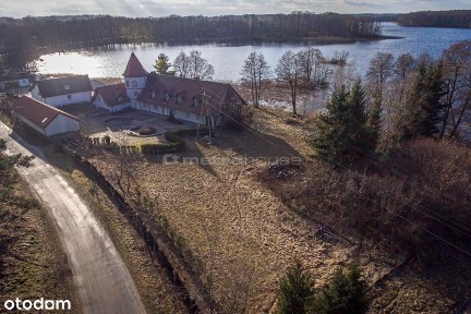 Piękna nieruchomość w Cieminie nad samym jeziorem.