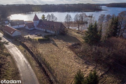 Piękna nieruchomość w Cieminie nad samym jeziorem.