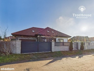 Przestronny, wolnostojący dom w Dorotowie