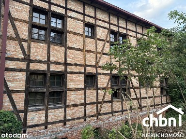 Niepowtarzalny obiekt - ceglana perełka nad rzeką