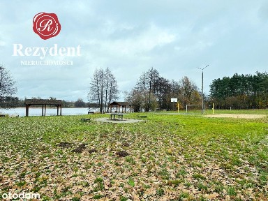 Działka nad jeziorem-prywatna plaża