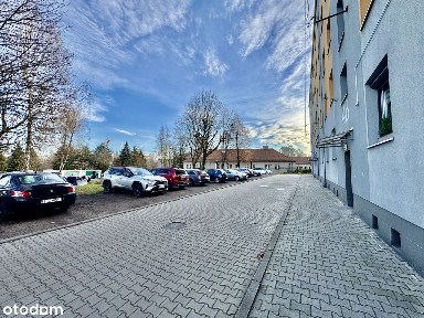 Do odświeżenia*Parking przed blokiem*Cicha okolica*Bezpośrednio