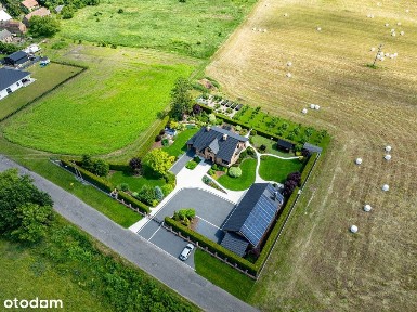 Przepiękny dom z garażami ogrodem i sadem+ działki