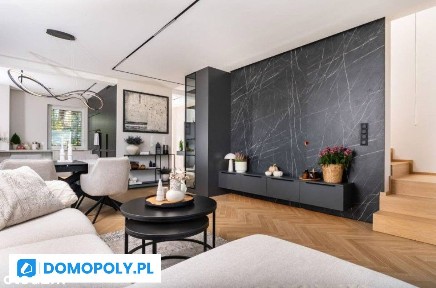 Dom otoczony terenami zielonymi, wysoki standard!