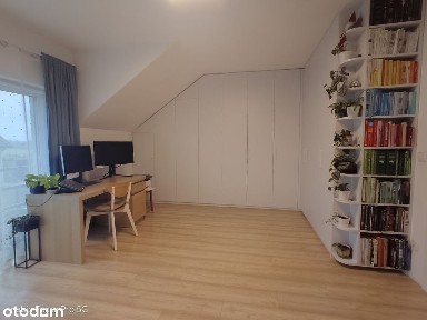 Przytulny dom szeregowy na kameralnym osiedlu w Bieruniu na sprzedaż