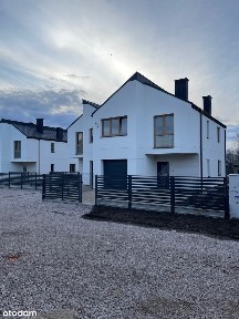 Ponownie dostępny komfortowy dom w Łazach gotowy do przekazania kluczy