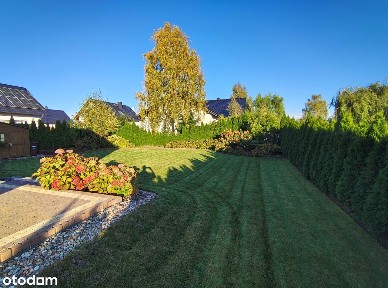 Dom jednorodzinny z garażem - solidny, gotowy do zamieszkania