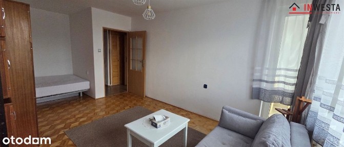 Atrakcyjne Ciche Z Balkonem; K Metra