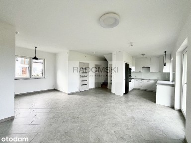 Nowy dom z widokiem na morze blisko lasu i morza