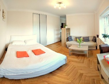 Studio Nowolipie MURANÓW / COZY Studio in a HEART of WARSAW
