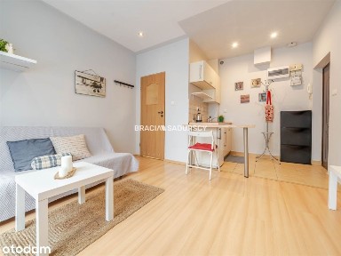 Kawalerka z piwnicą, przy Centrum Nowa Cena