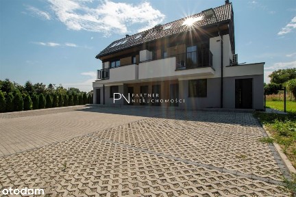 stan deweloperski|balkon| teren ogrodzony|1 piętro