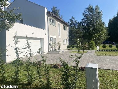 Energooszczędny, nowoczesny dom z garażem na 2 sam. i dużymi tarasami