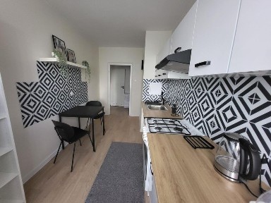 REZERWACJA Wynajmę mieszkanie ok 55m2 os. Przyjaźnie