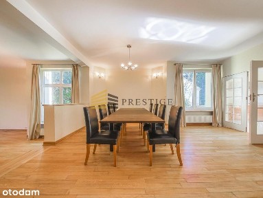 Dom z 6 sypialniami i ogrodem w Konstancinie