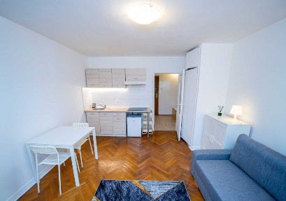 Kawalerka 24m Wola - bezpośrednio. Jasna, odświeżona, metro.