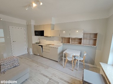 Kawalerka - nowoczesne budownictwo - galeria i PKP blisko