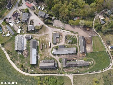 Przestronne magazyny i obiekty do hodowli zwierząt