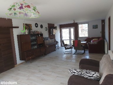 Nieruchomośc zabudowana oraz 5 działek