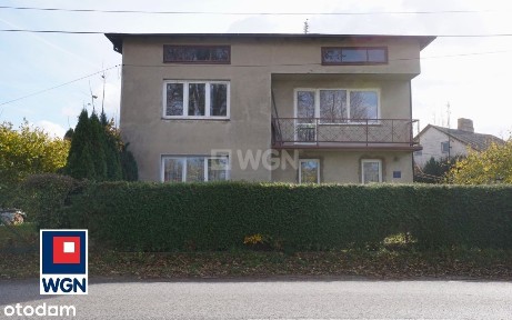 Funkcjonalny i praktyczny dom z dużą działką.