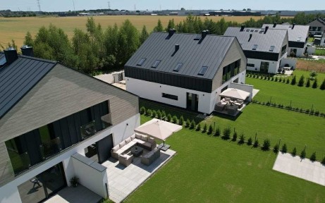 Bezpośrednio, nowy dom na osiedlu z pełną infrastrukturą