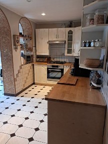 Dom w zabudowie szeregowej z lokalem użytkowym