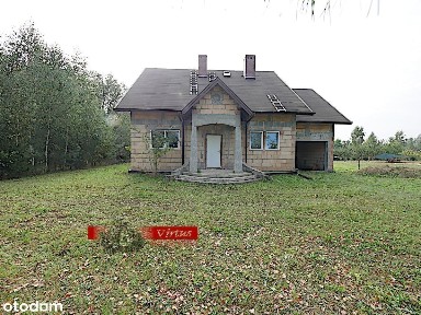 dom z dużą działką