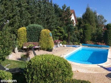 Sprzedam wyjątkowy dom z basenem i pięknym ogrodem