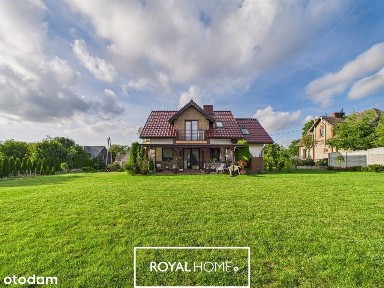 Nowoczesny dom z ogrodem i tarasem