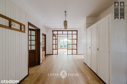 Przestronny dom z dużym ogrodem w Konstancinie